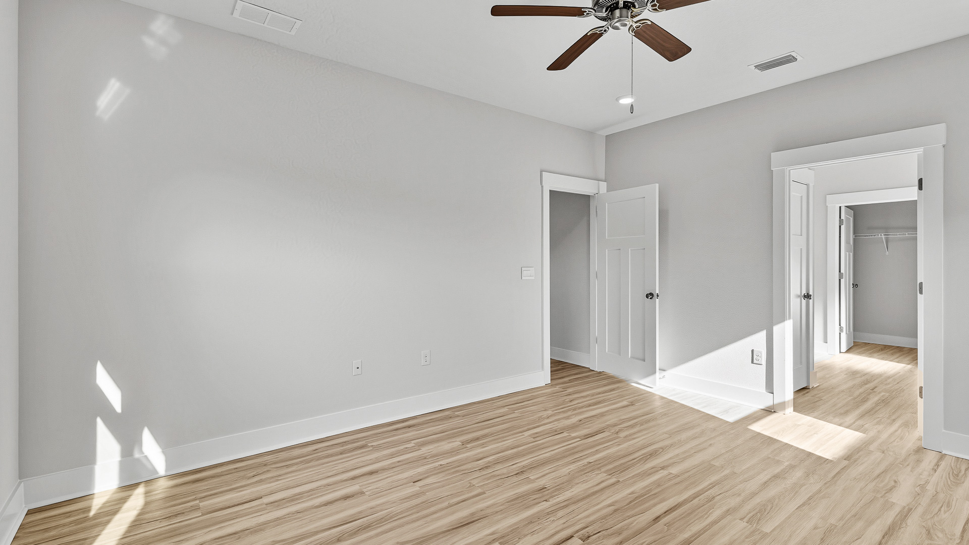 There is a spacious ensuite in the primary bedroom