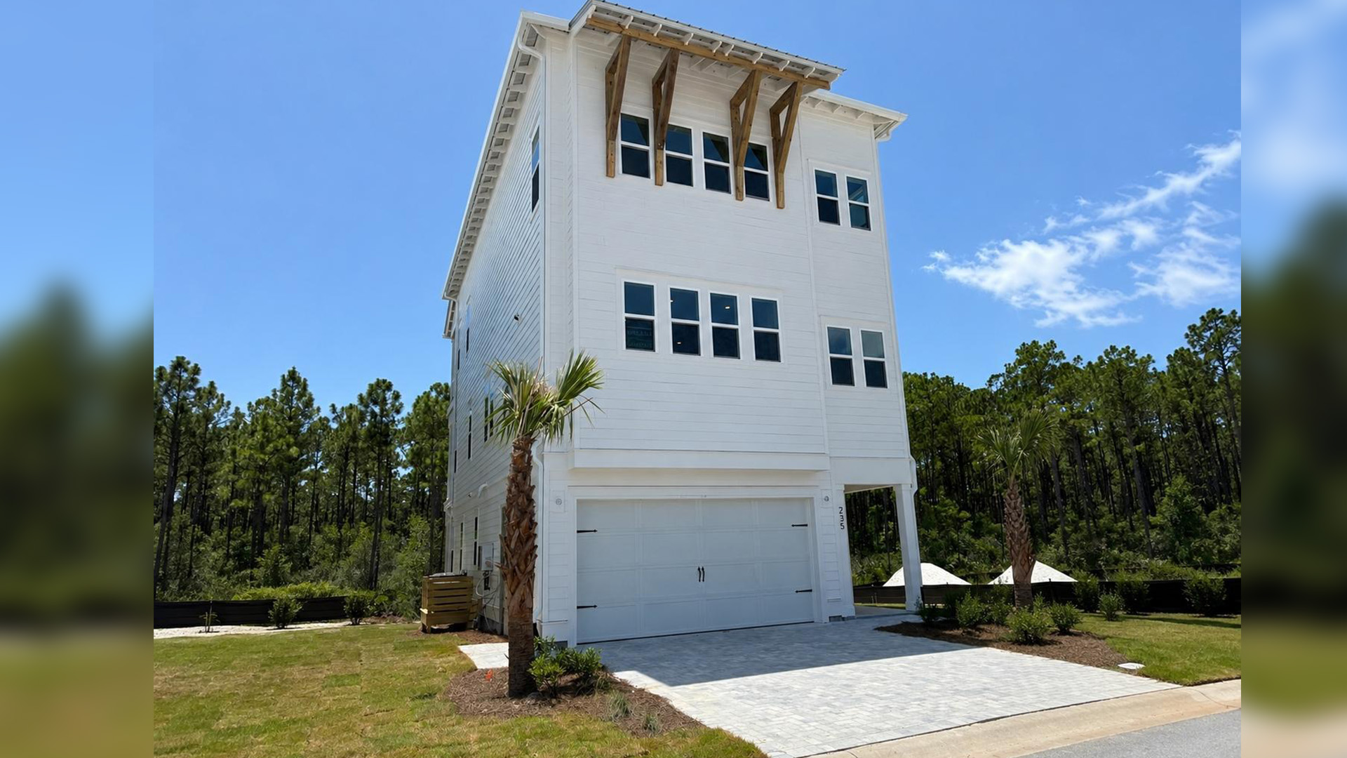 235 Ashwood Drive exterior