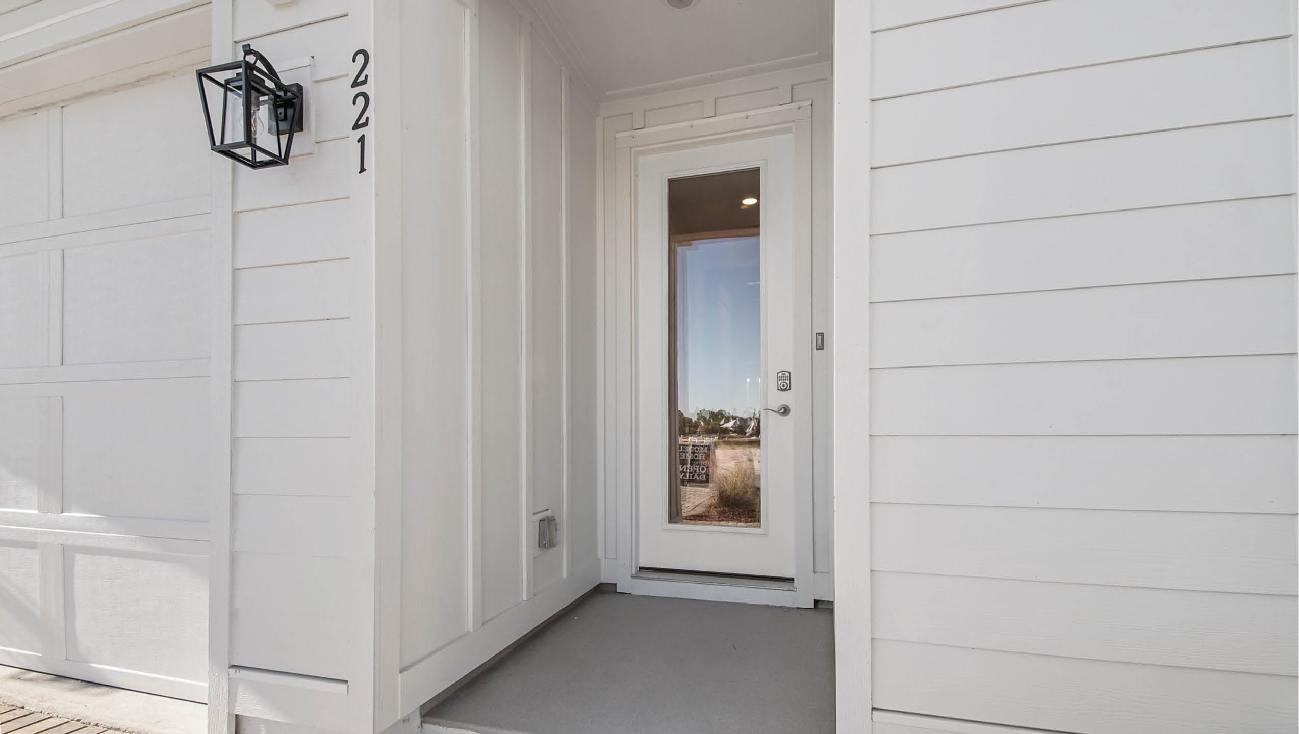 Entry to the Ashton with glass door