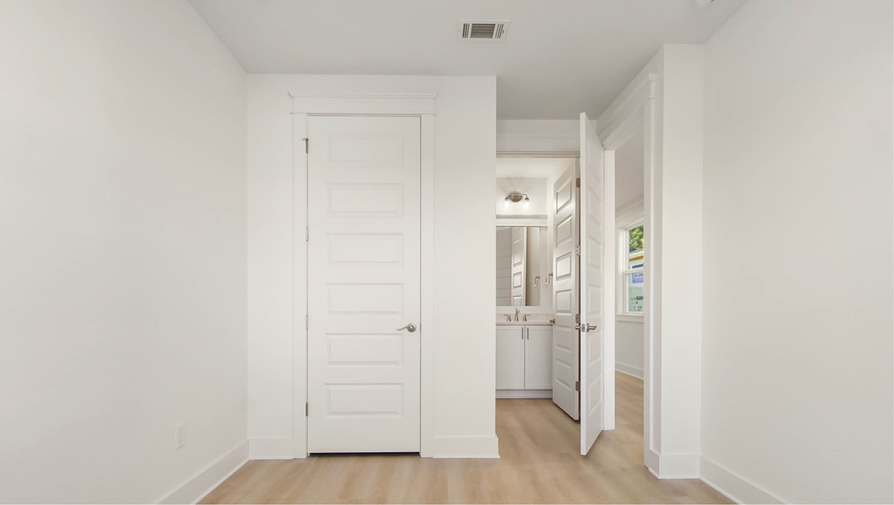 33 ashwood ava 6 bedroom 3