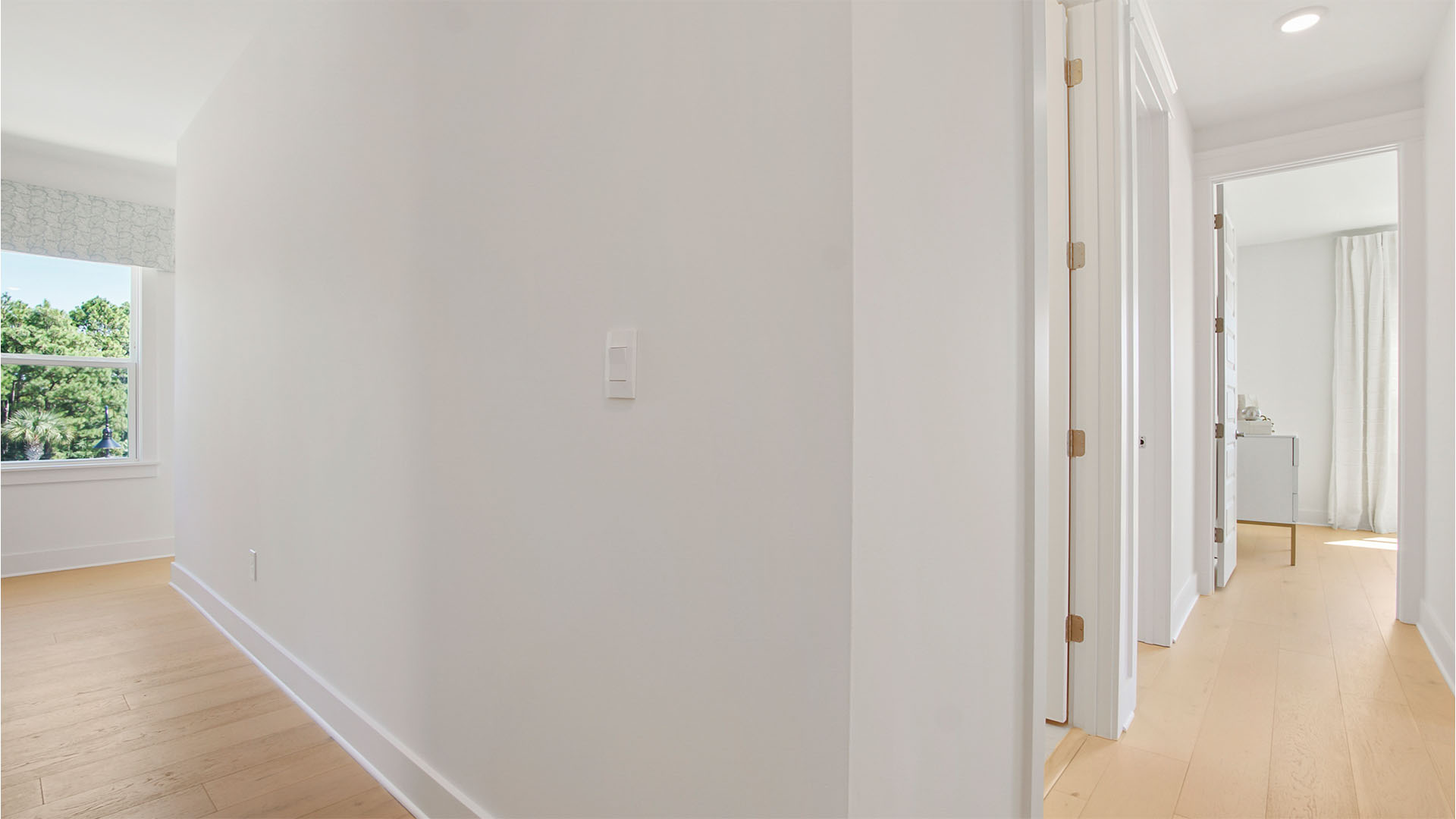 Hallway from upstairs landing to bedrooms.