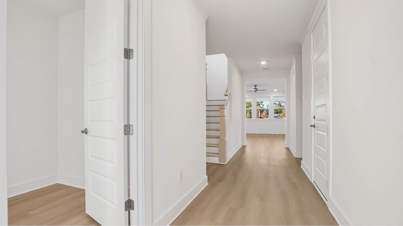 42 ashwood trenton 02 foyer