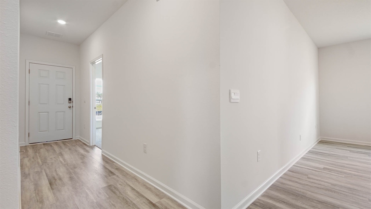 Aspen 02 foyer to primary bedroom