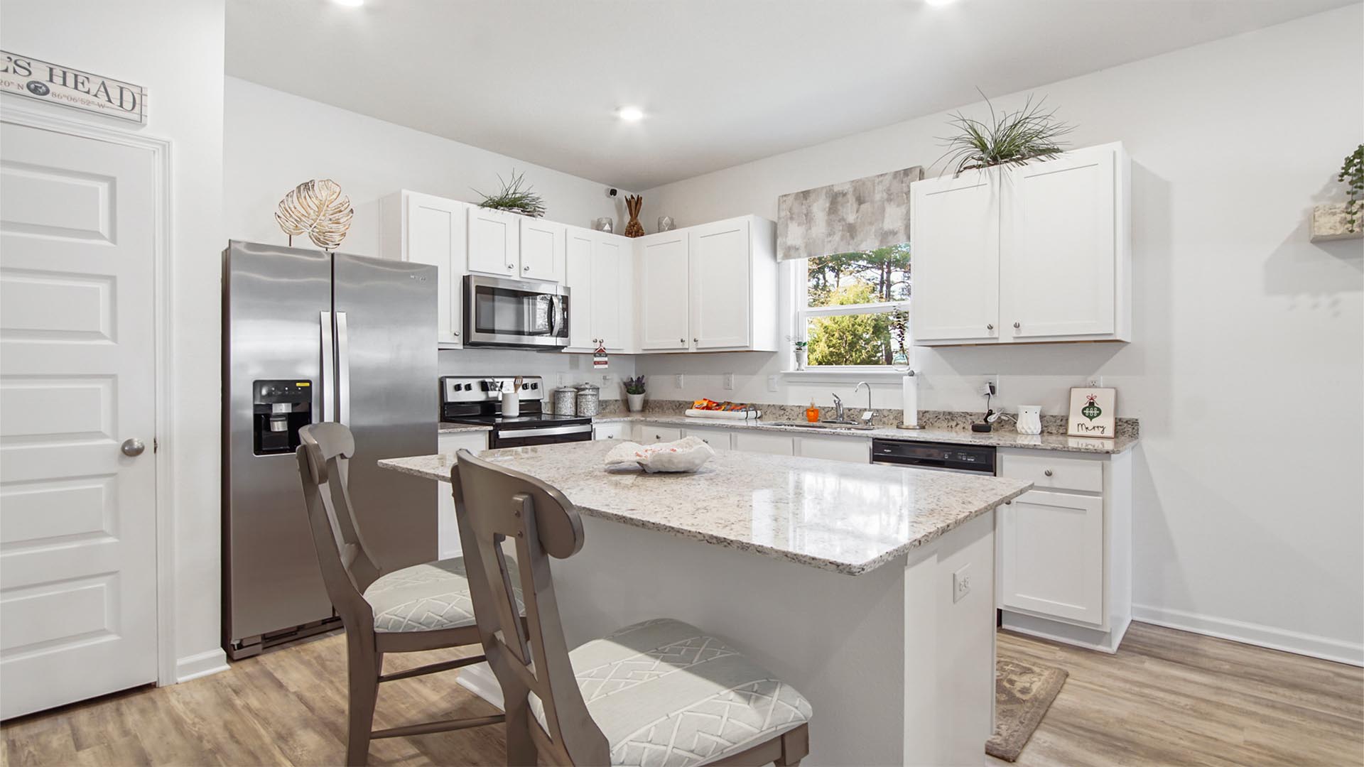 The kitchen has a center island