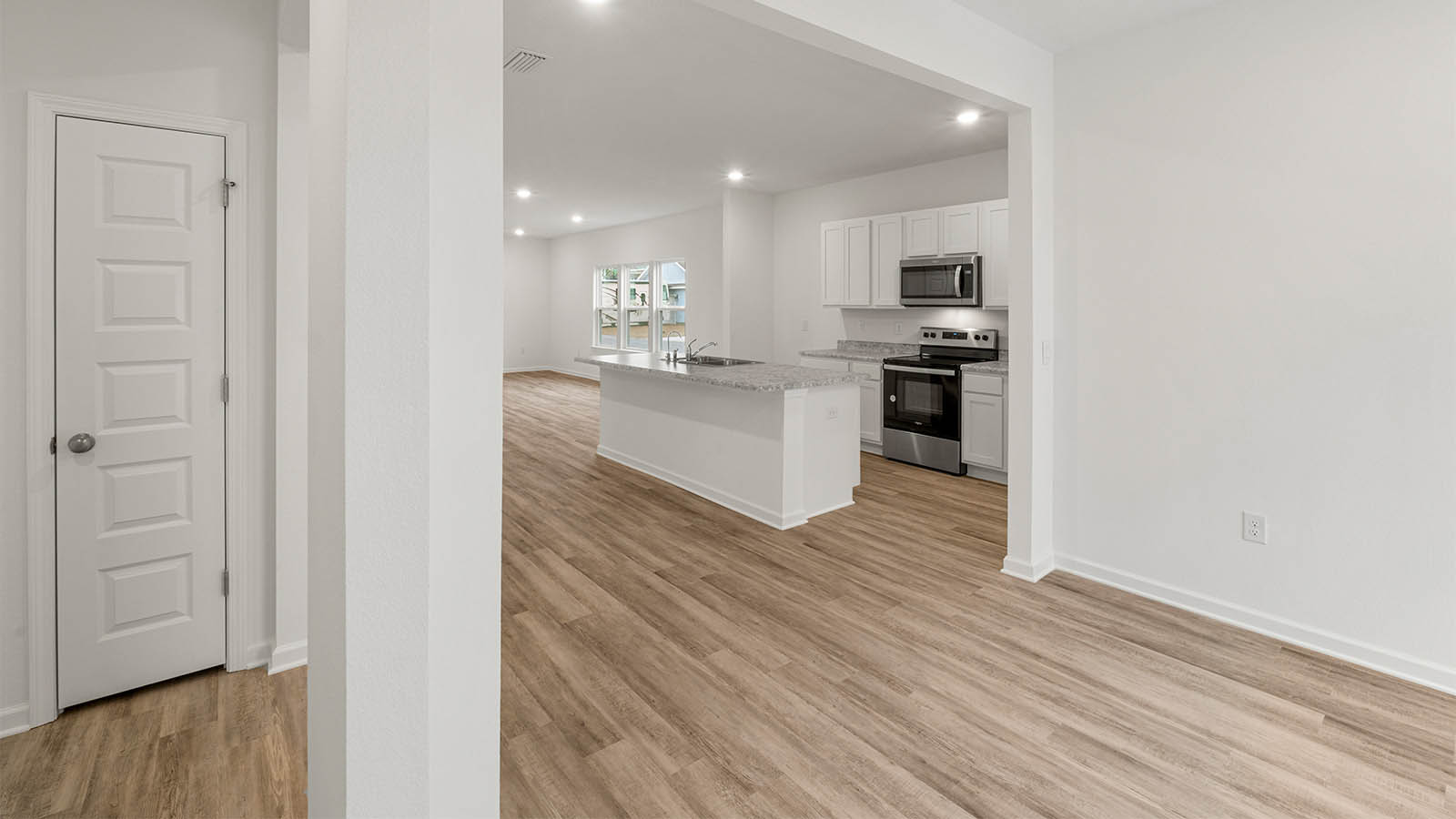 Foyer of the Mason opens to the kitchen