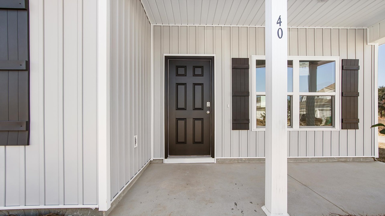 Porter 01 covered entry