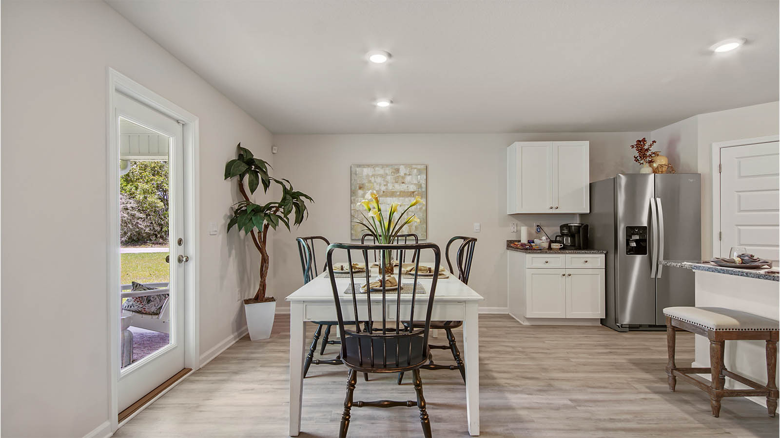 Sunny Hills Cali Dining Room