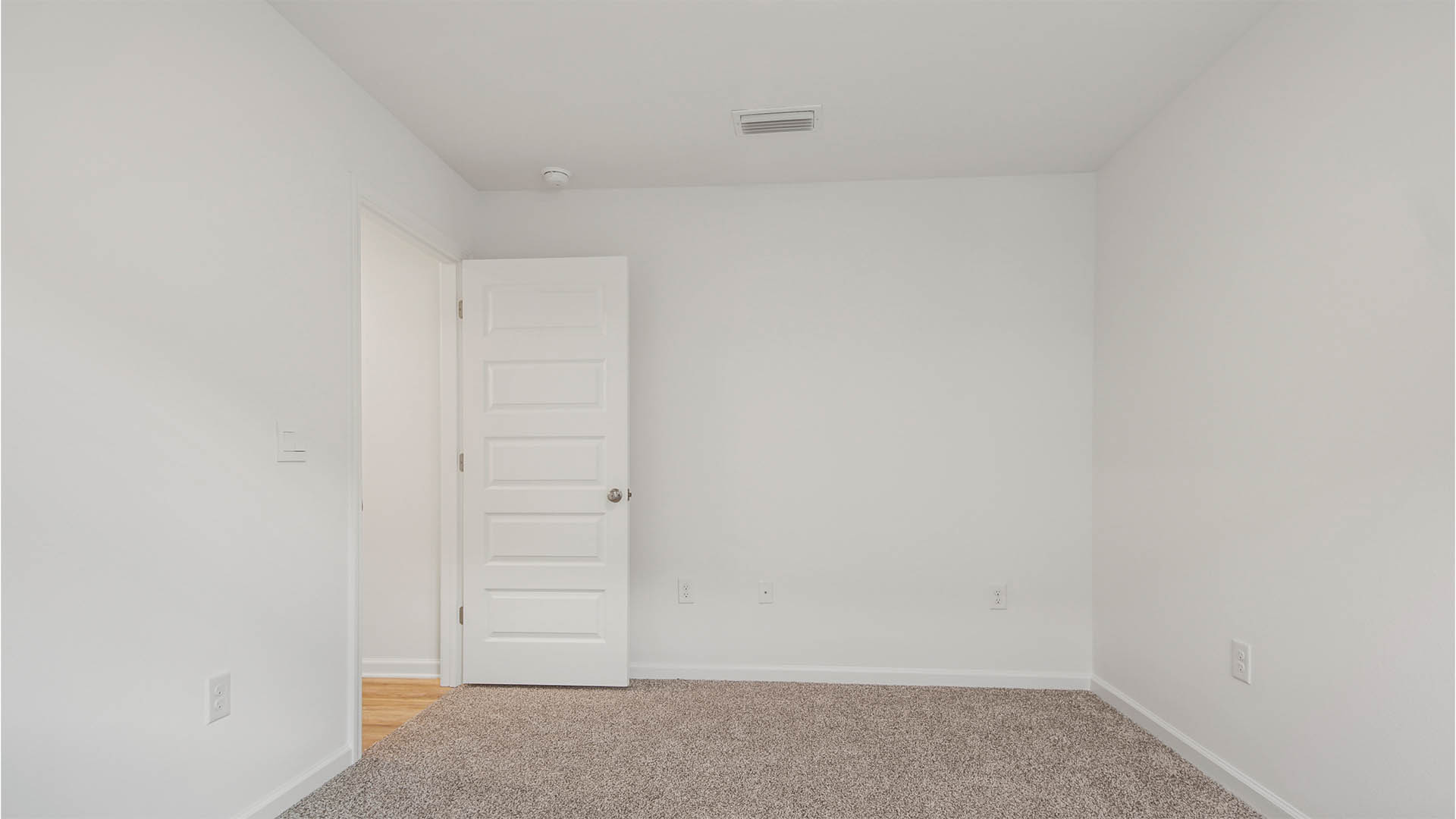 All guest bedrooms have spacious closets