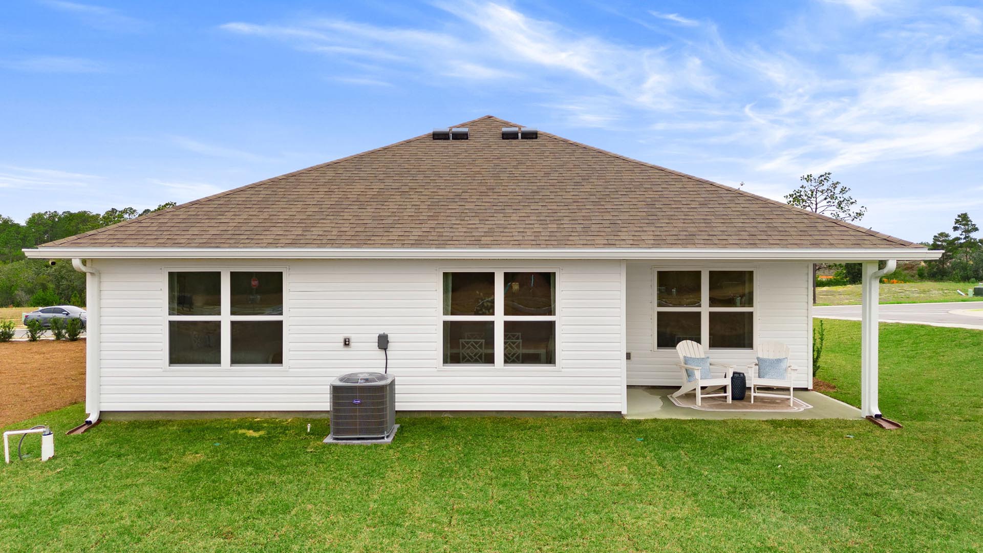 The exterior of this home has vinyl siding.