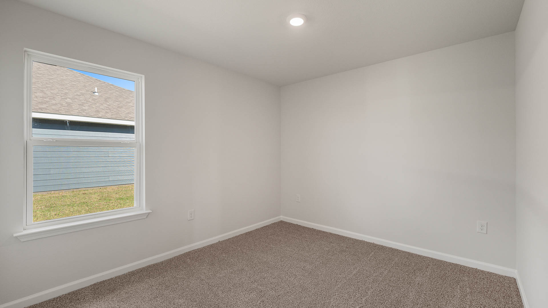 The guest bedrooms have carpet