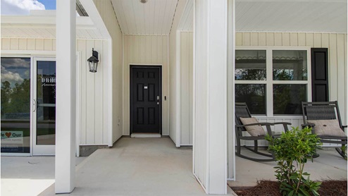 The Cali features a covered entry