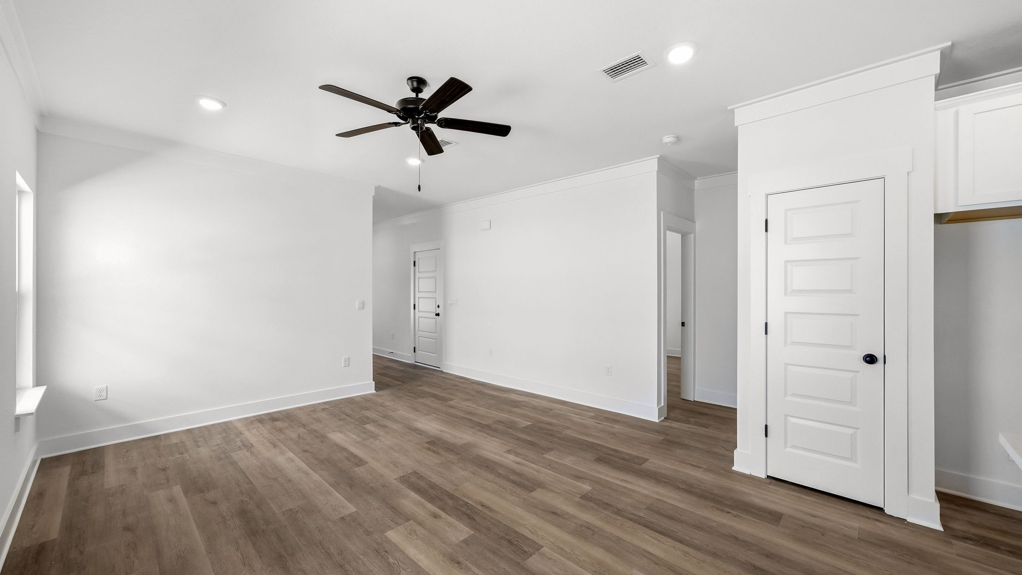 Spacious open living area with EVP flooring