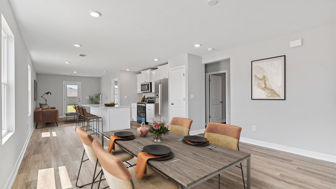 Julia 04 dining area