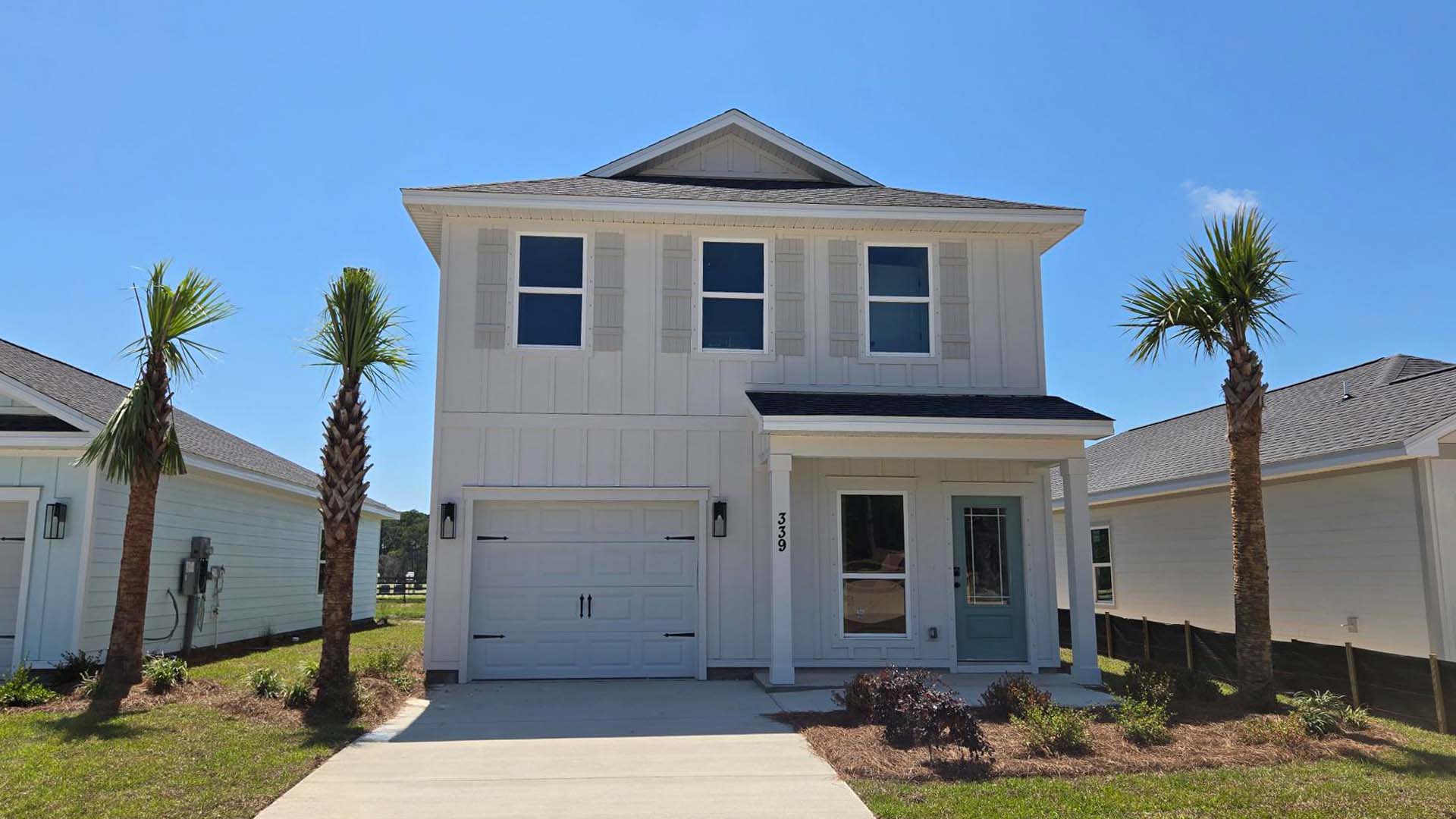 339 Colonial East is ready for move in