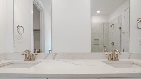 Dual vanity sink in the primary bathroom