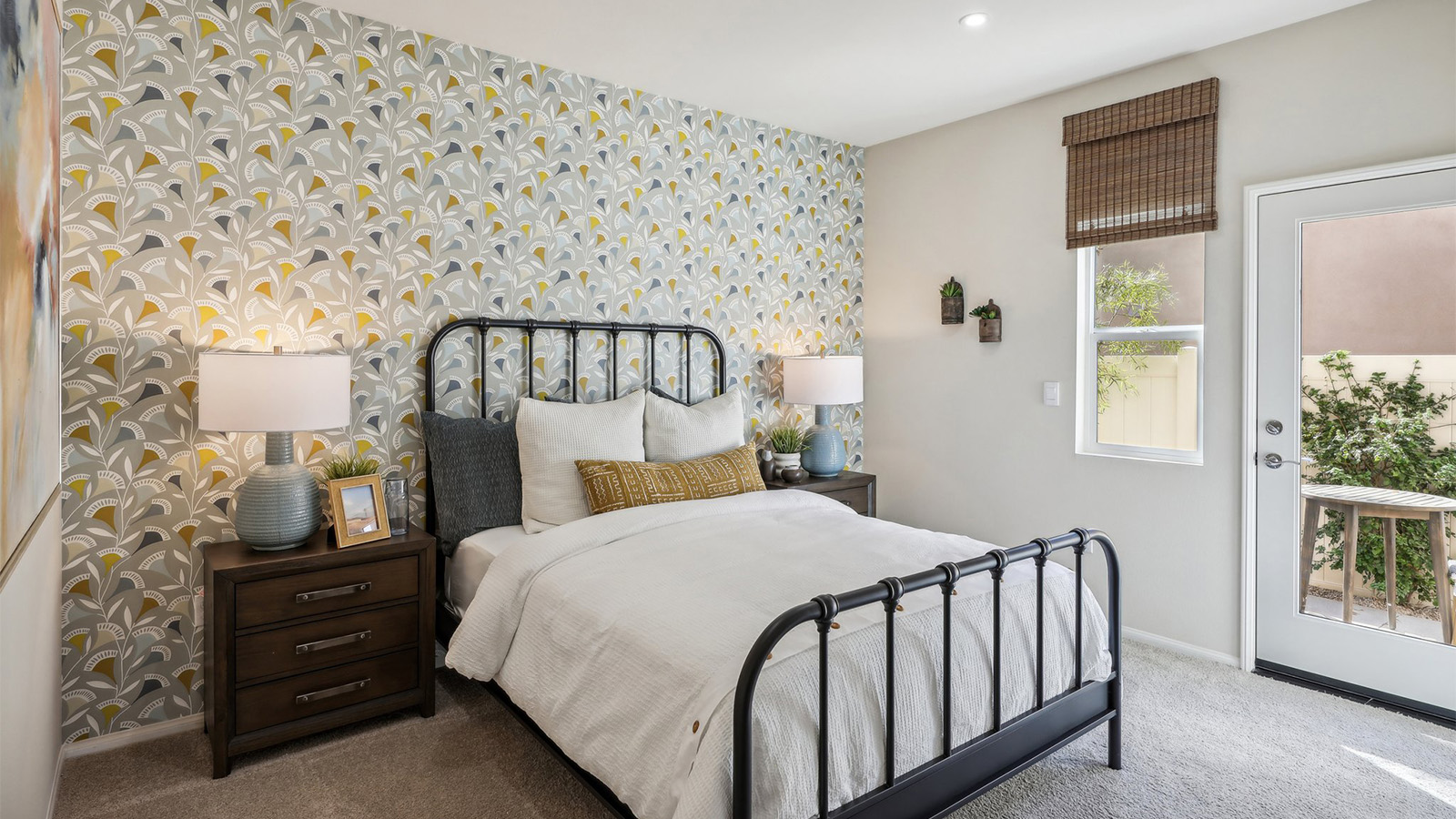 Secondary bedroom with full bed