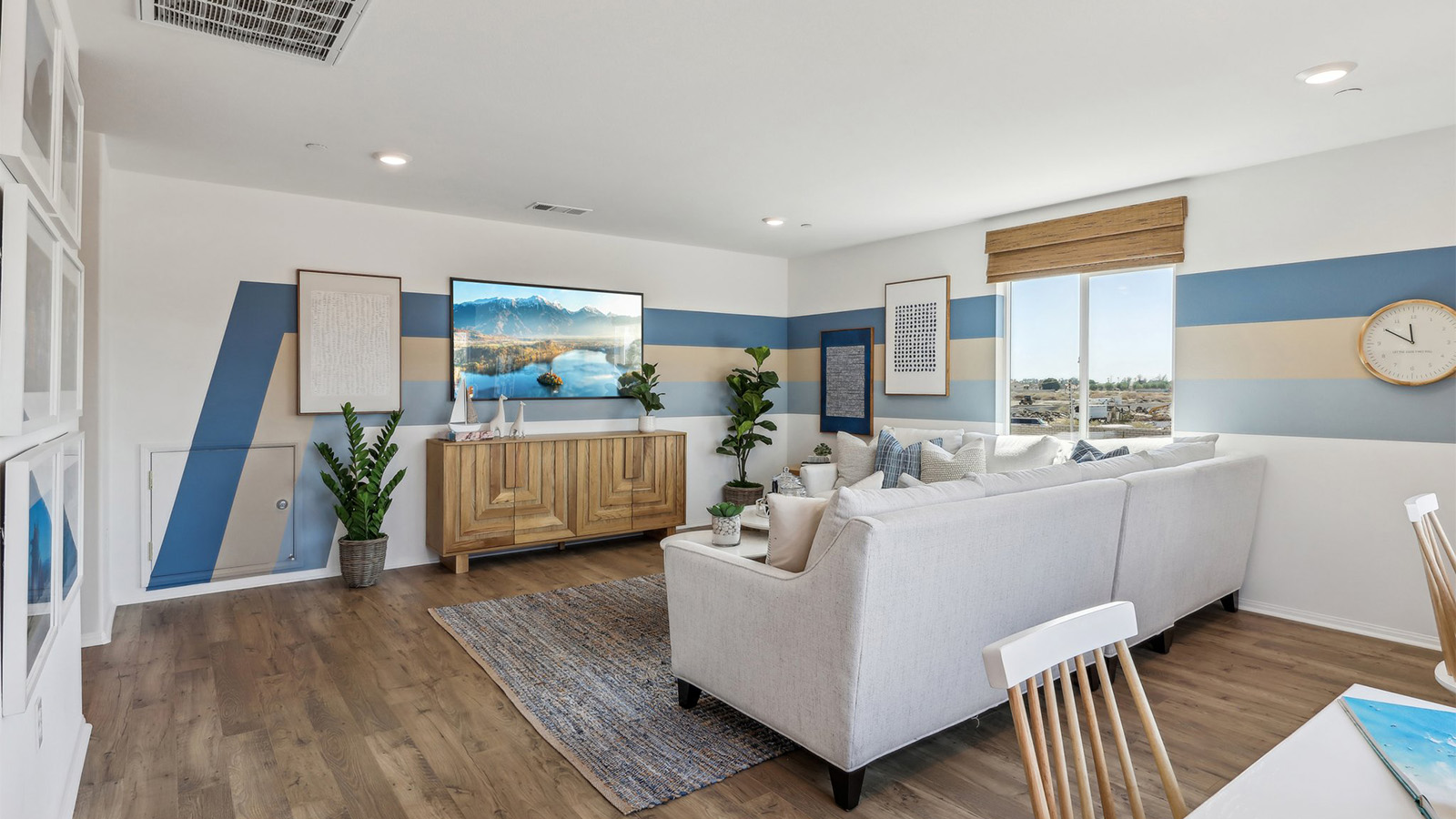 Oversized loft with laminate flooring