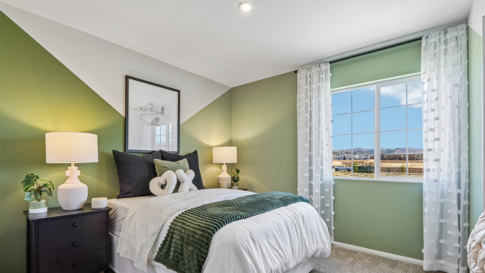 Secondary bedroom