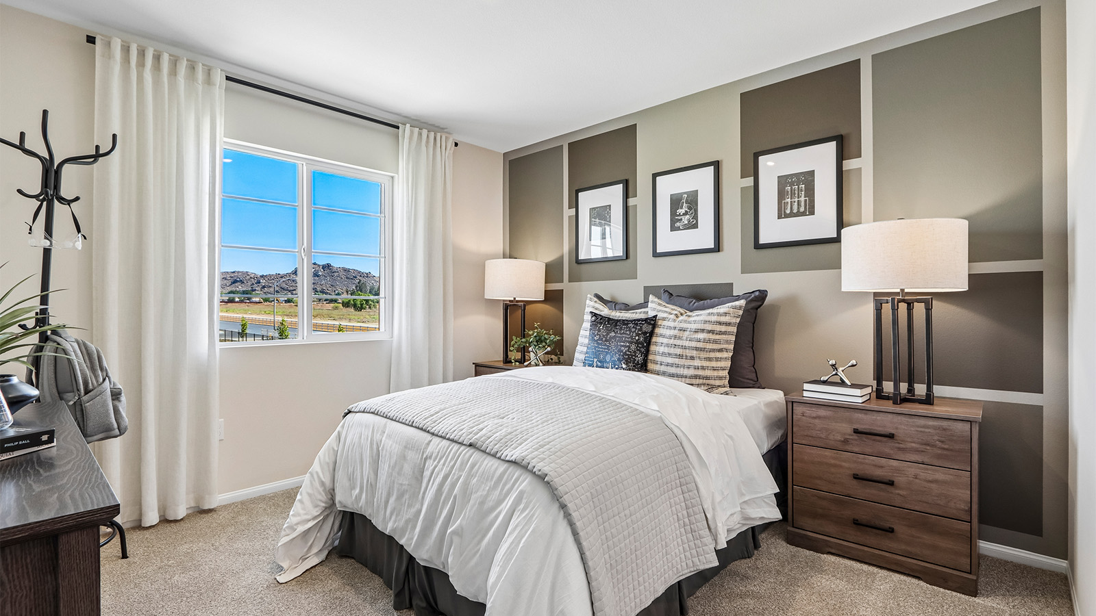 Secondary bedroom