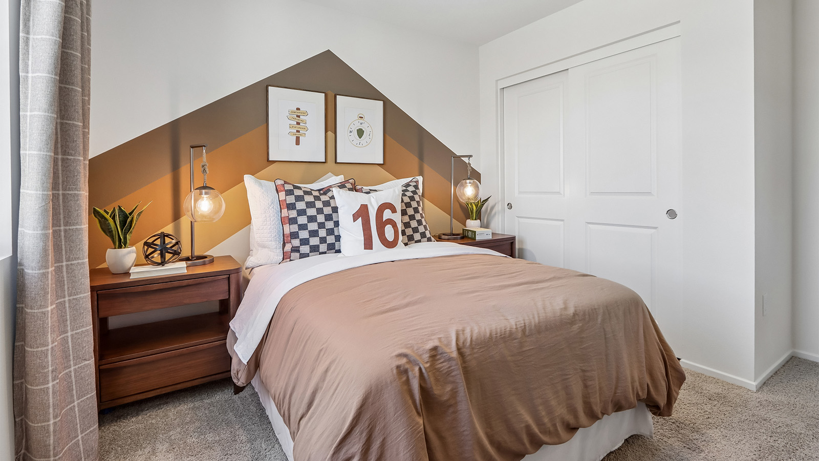 Secondary bedroom