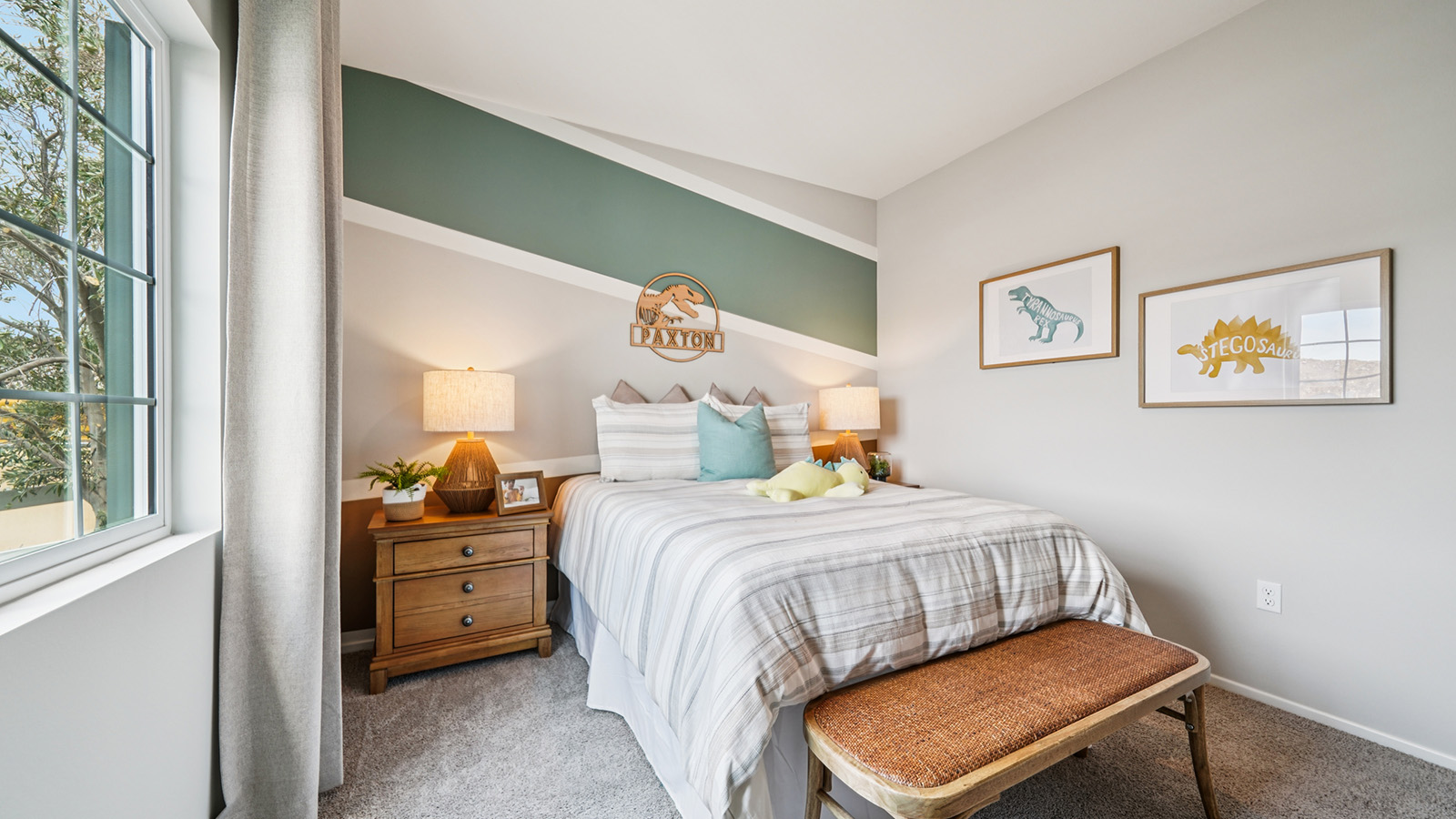 Secondary bedroom with full bed