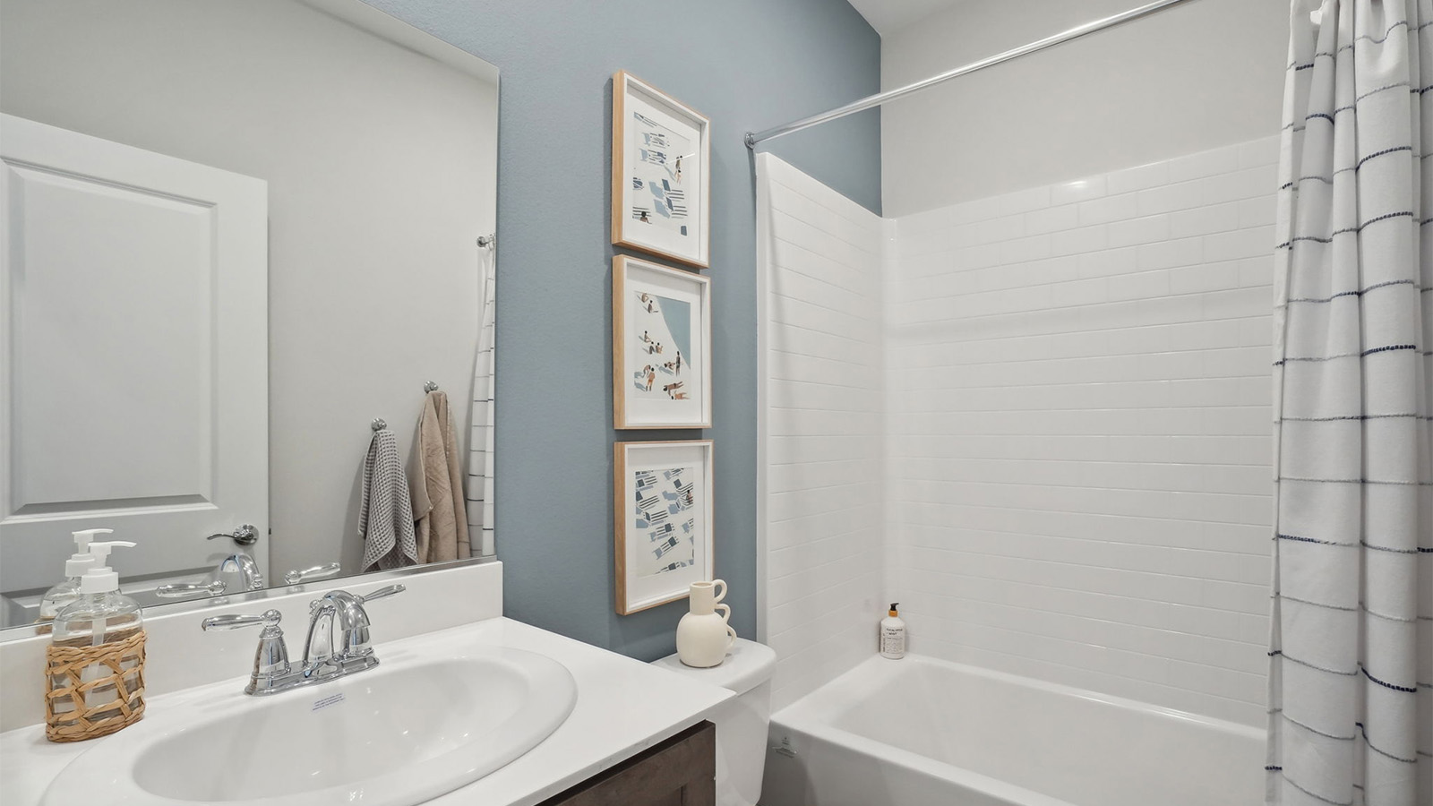 bathroom with tub shower