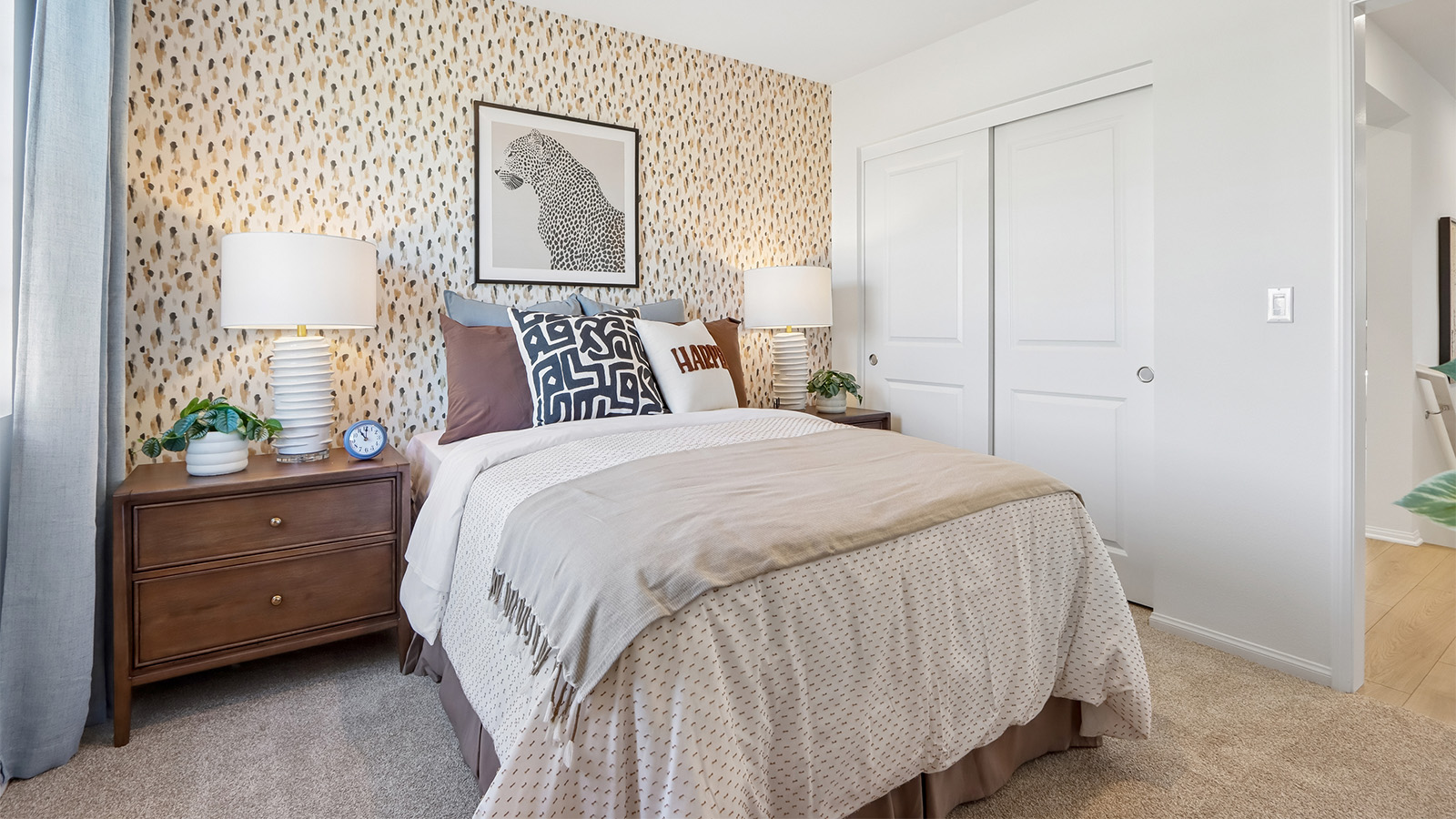 Secondary bedroom