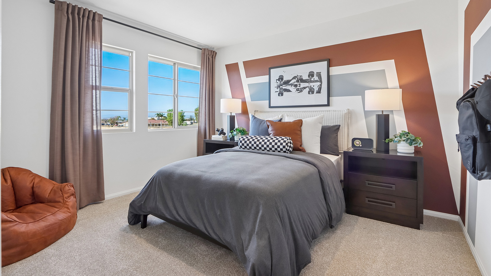 Secondary bedroom