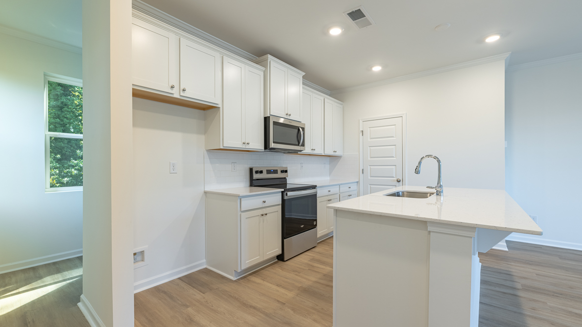 1302 Lakota Pl SE exterior