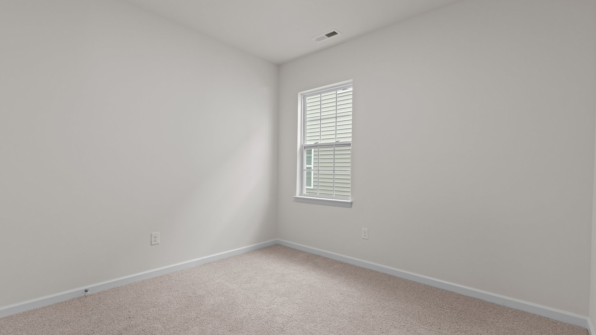 bedroom with carpet lfooring