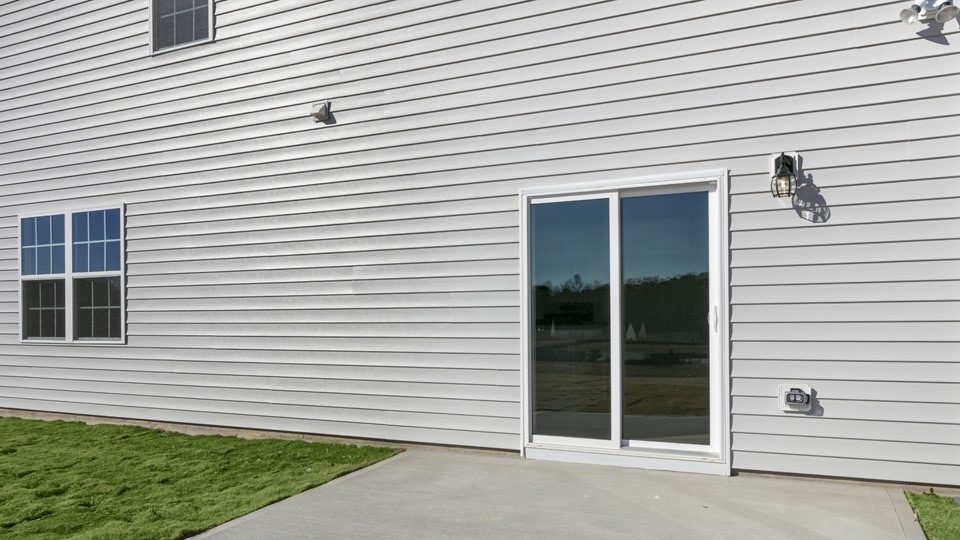 * Photos are not of actual home or interior features and are representative of floor plan only. *