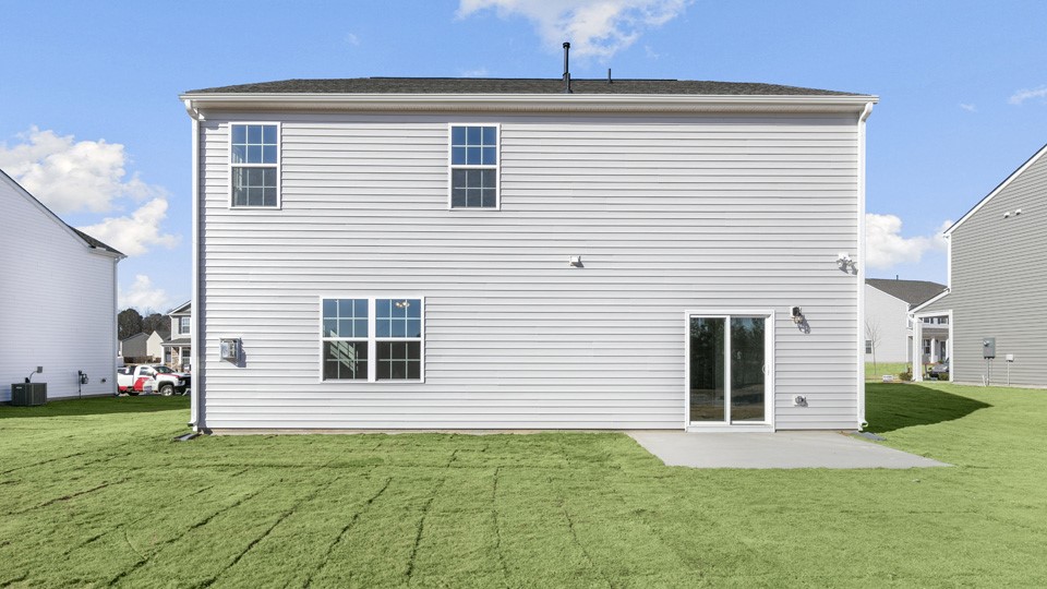 * Photos are not of actual home or interior features and are representative of floor plan only. *