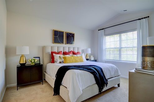 Main bedroom with king size bed and nightstands