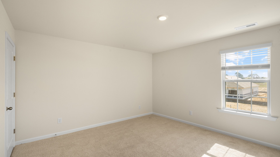 bedroom with carpet flooring