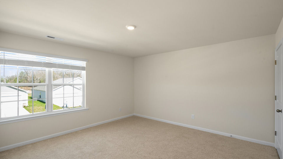 bedroom with carpet flooring