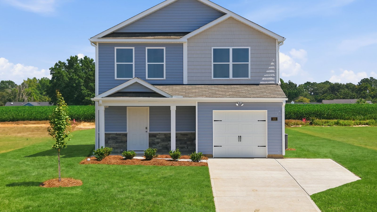 * Photos are not of actual home or interior features and are representative of floor plan only. *