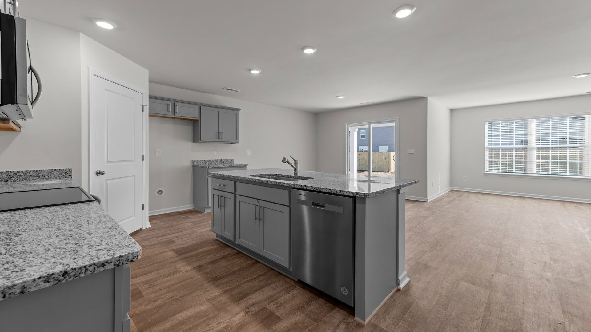 Kitchen with quartz counters