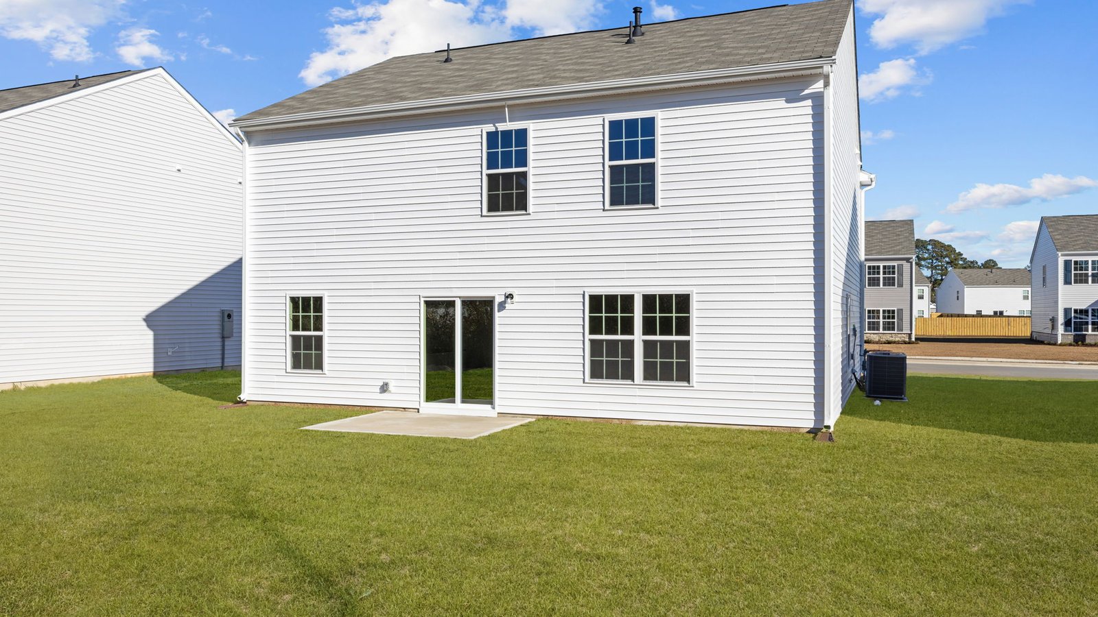 * Photos are not of actual home or interior features and are representative of floor plan only. *