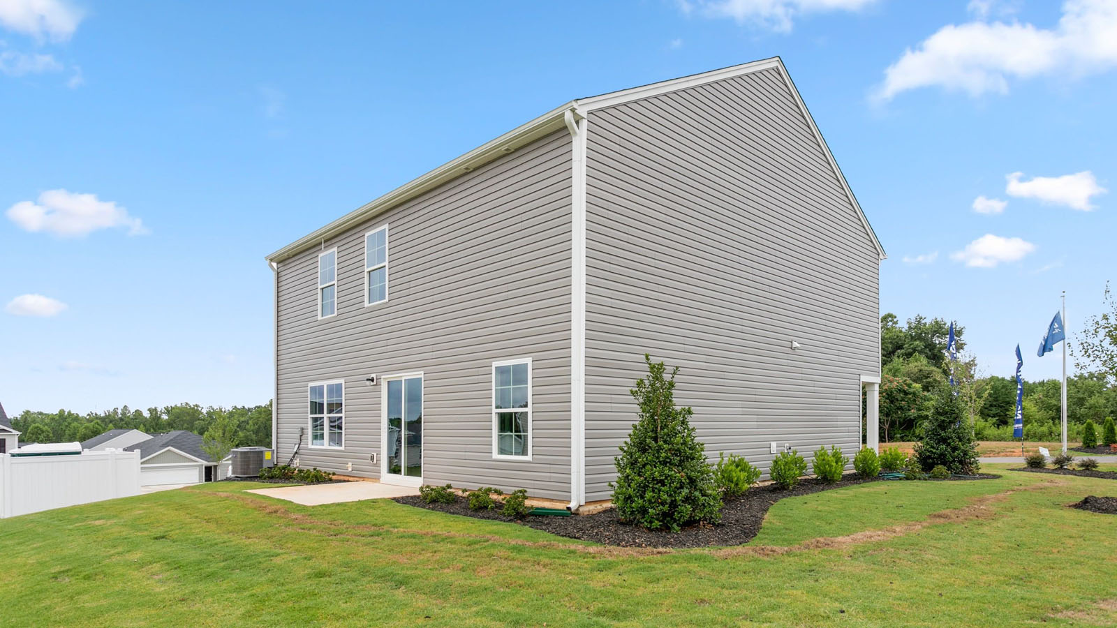 * Photos are not of actual home or interior features and are representative of floor plan only. *