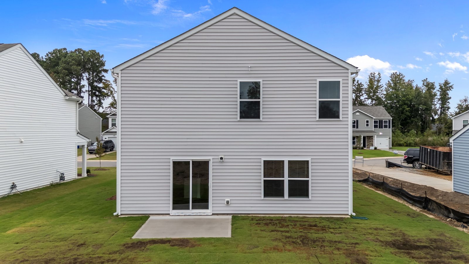 * Photos are not of actual home or interior features and are representative of floor plan only. *