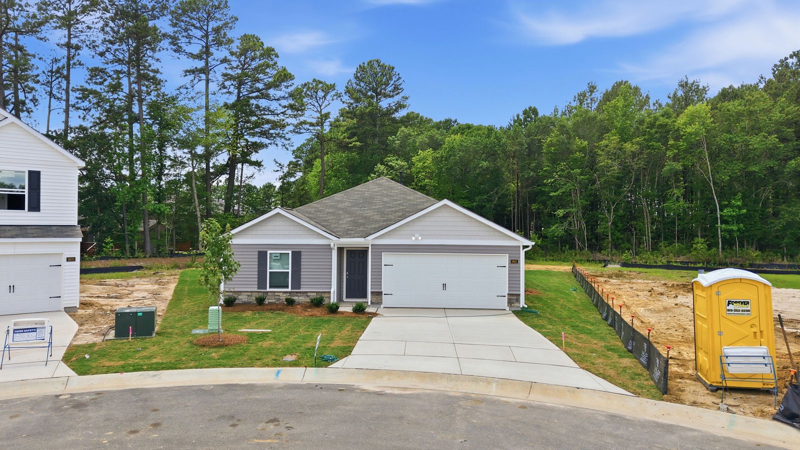 * Photos are not of actual home or interior features and are representative of floor plan only. *