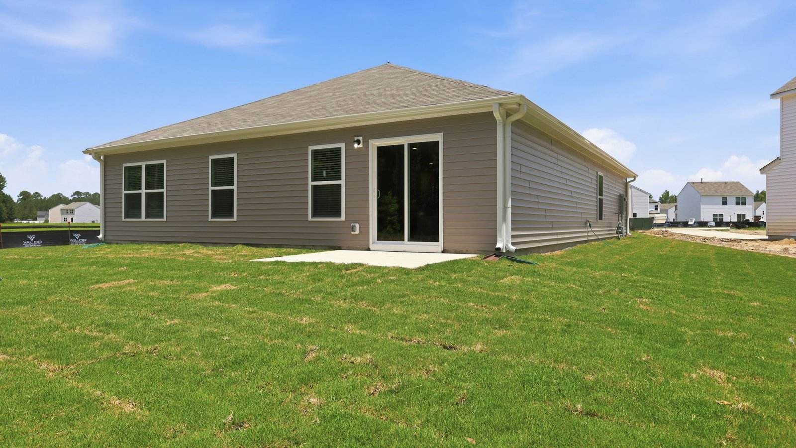 * Photos are not of actual home or interior features and are representative of floor plan only. *