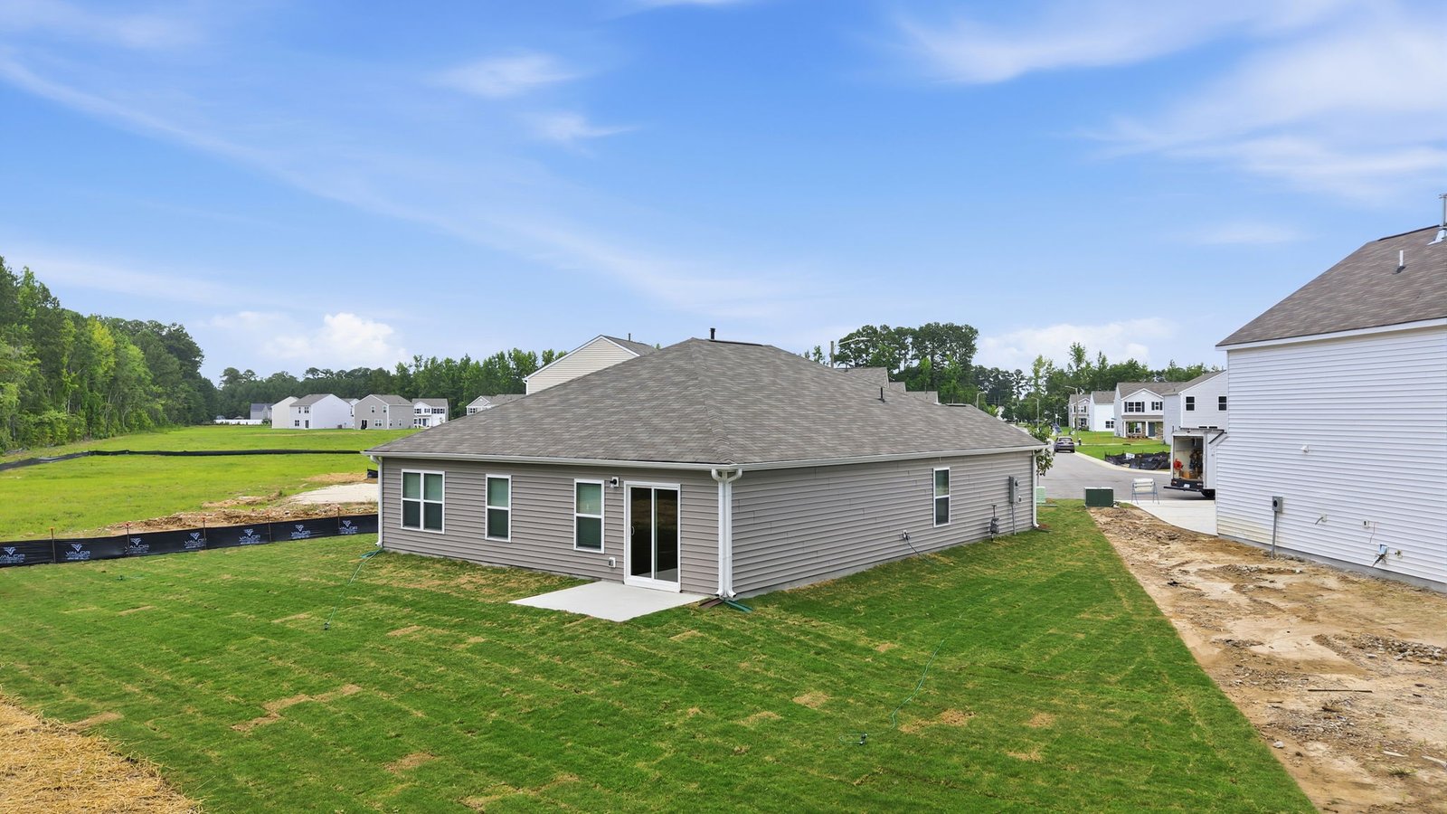 * Photos are not of actual home or interior features and are representative of floor plan only. *