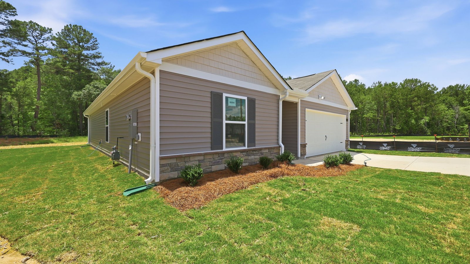 * Photos are not of actual home or interior features and are representative of floor plan only. *