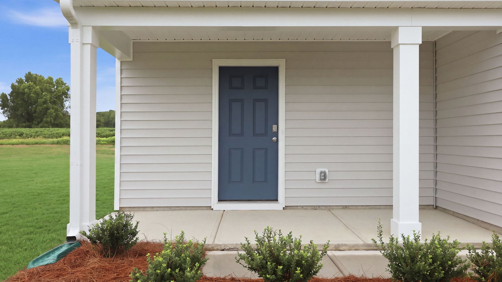 view of covered front porch