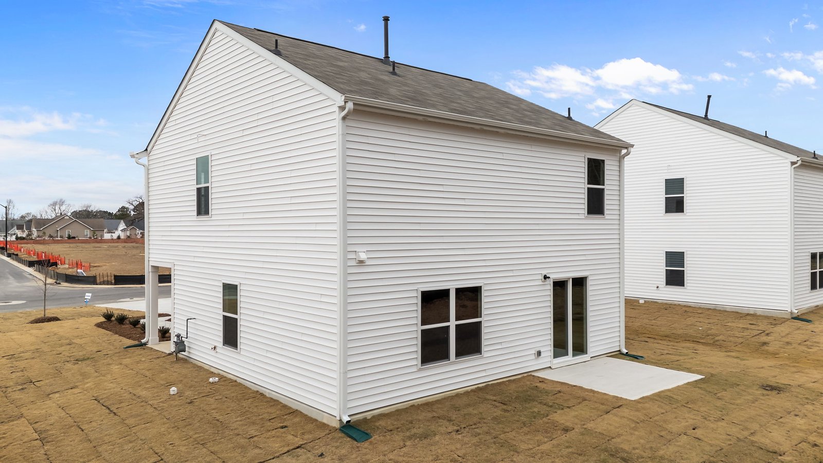 * Photos are not of actual home or interior features and are representative of floor plan only. *