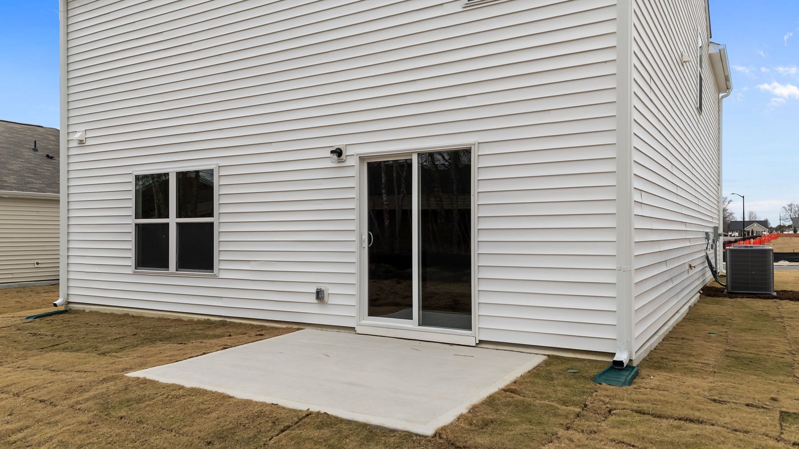 * Photos are not of actual home or interior features and are representative of floor plan only. *