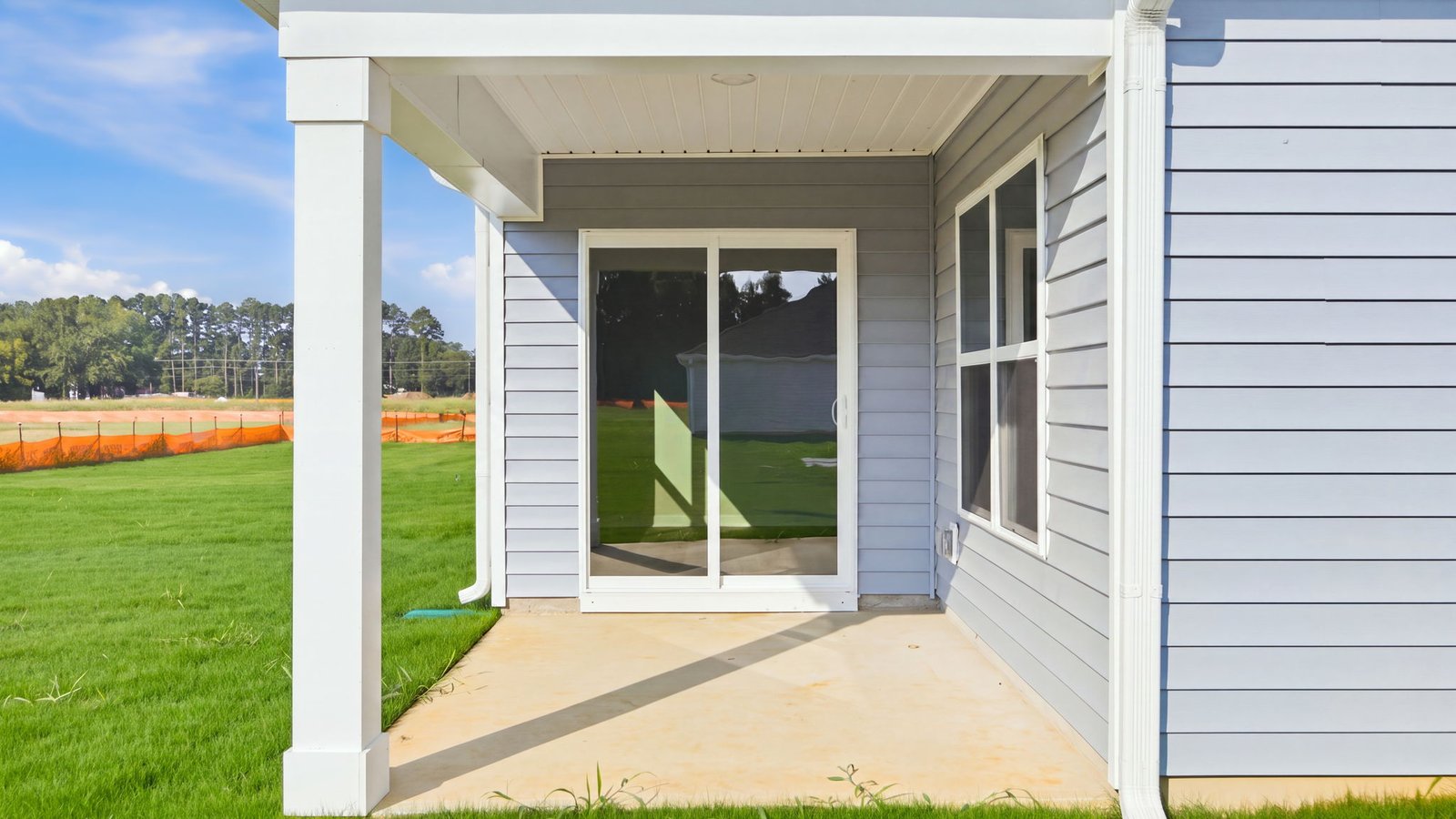rear view with covered patio