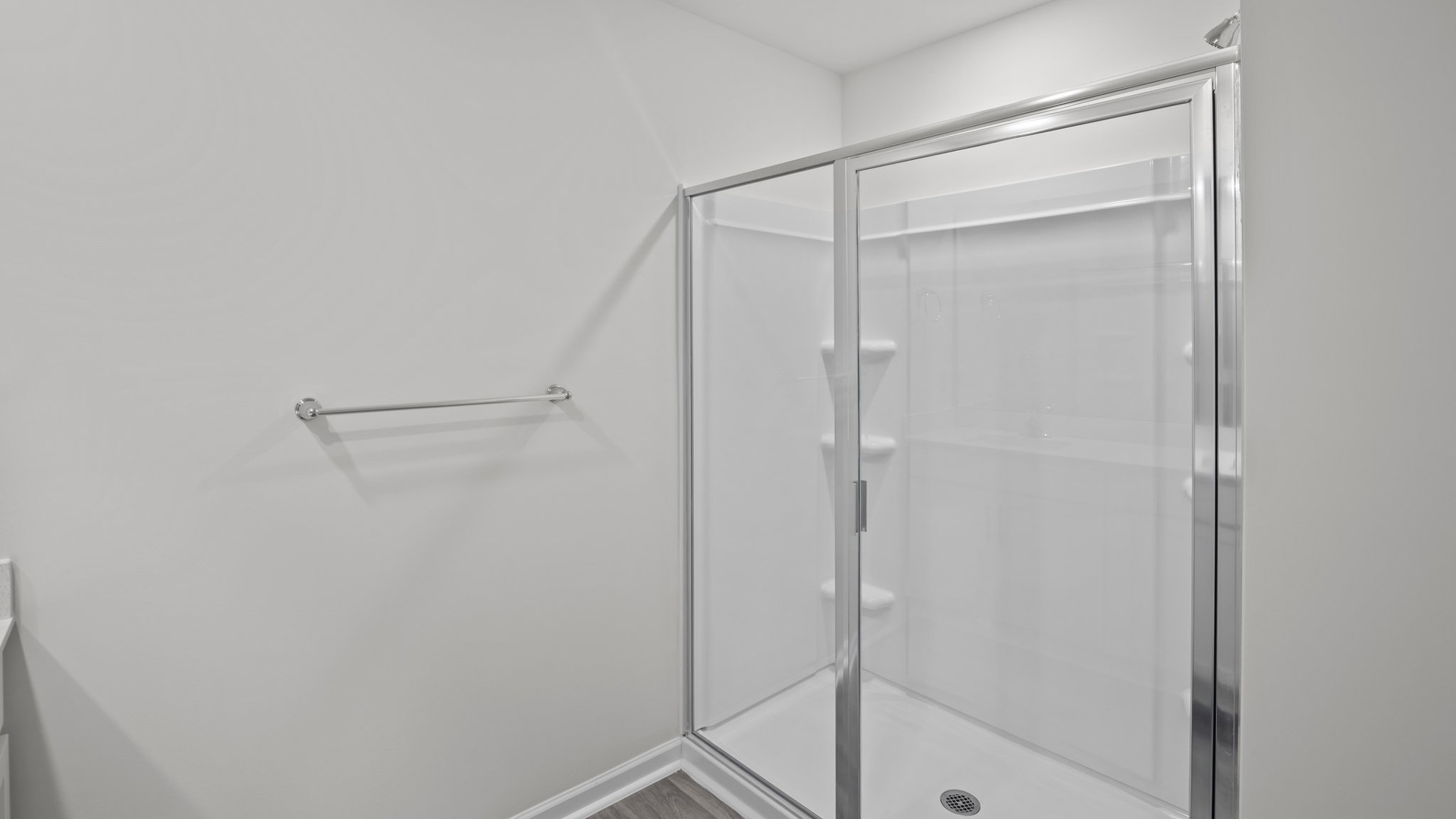 walk in shower in primary bathroom