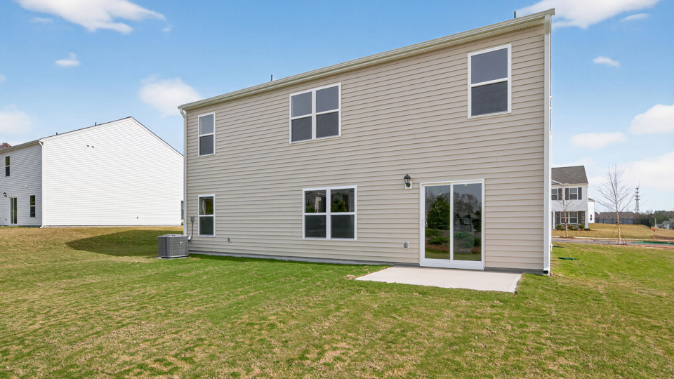 * Photos are not of actual home or interior features and are representative of floor plan only. *